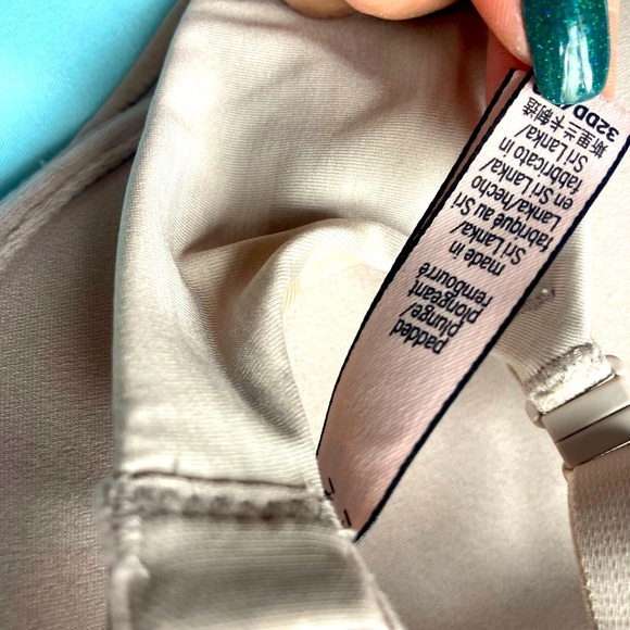 Victoria’s Secret Sexy Tee Push-up - Picture 7 of 7